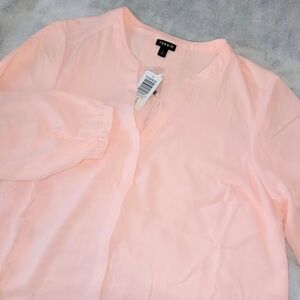 Torrid Womens 1X 14-16 Studio Crepe De Chine Pink Button Down Long Sleeve Blouse